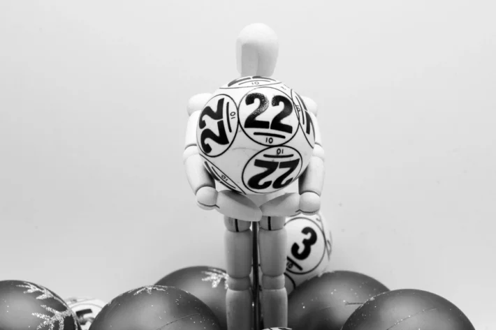 A transmiss&atilde;o foi ao vivo pelo canal oficial da Caixa no YouTube. (Foto: Adobe Stock)