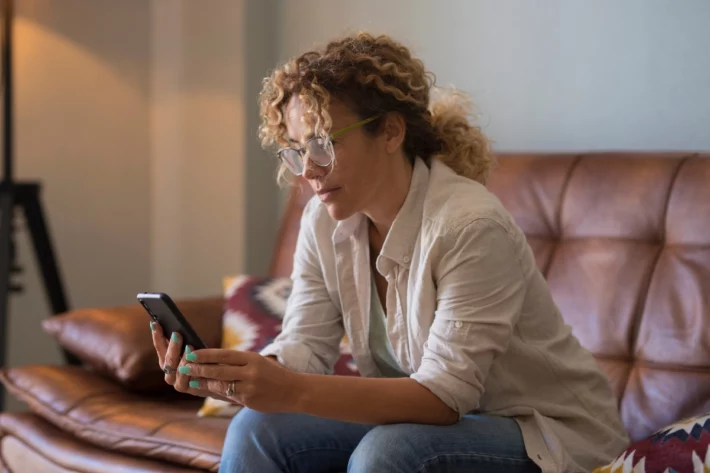 O pedido pode ser feito de forma totalmente digital. (Foto: Adobe Stock)