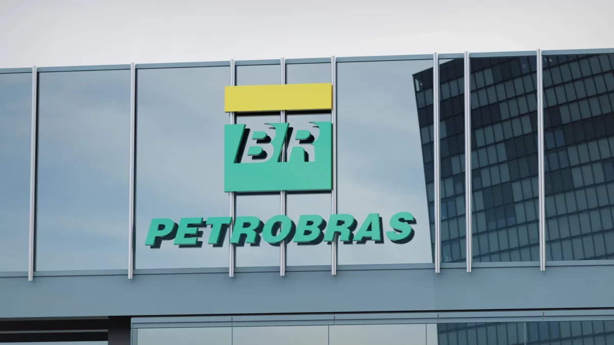 Petrobras (PETR4) analisará decisão de ANP sobre os leilões de combustível e responde que refinarias operam com carga máxima