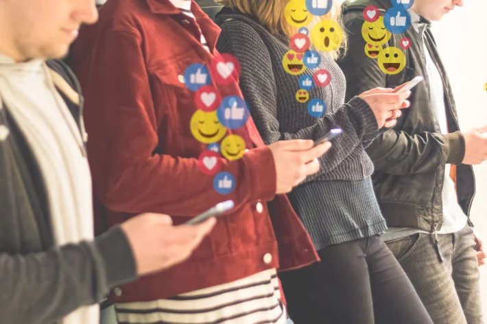 Os pr&oacute;prios fundadores das redes sociais est&atilde;o mantendo seus filhos longe delas. (Imagem: Adobe Stock)