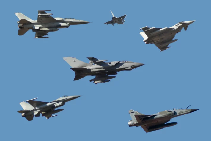 Investidores monitoram escalada da guerra no Ir&atilde;, que pressiona petr&oacute;leo, fortalece o d&oacute;lar e aumenta a volatilidade nos mercados globais. (Foto: Adobe Stock)