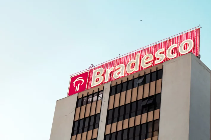 Bradesco (BBDC4) anunciou passar&aacute; de acionista indireto &agrave; direto da Odontoprev (ODPV3). (Imagem: Adobe Stock)