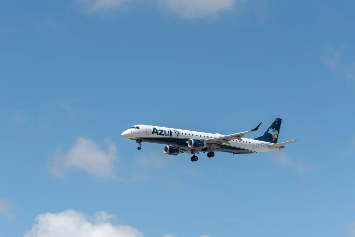 Após reestruturação nos EUA, Azul (AZUL53) deixa para trás nota ‘D’ e tem rating elevado pela S&P