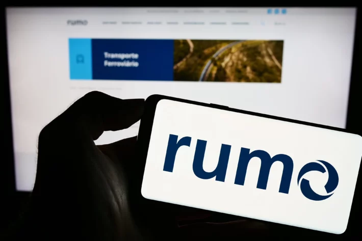 As a&ccedil;&otilde;es da Rumo (RAIL3) acendem de forma inesperada e chegam a valer R$ 17, maior pre&ccedil;o desde julho de 2025. (Imagem: Timon/Adobe Stock)