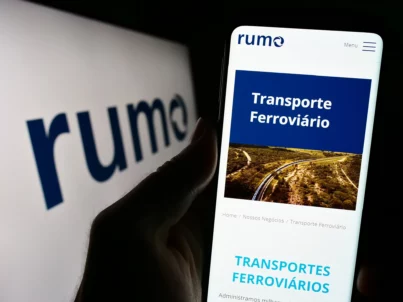 Rumo (RAIL3) lucra R$ 213 milhões no 4º tri e reverte prejuízo de um ano antes