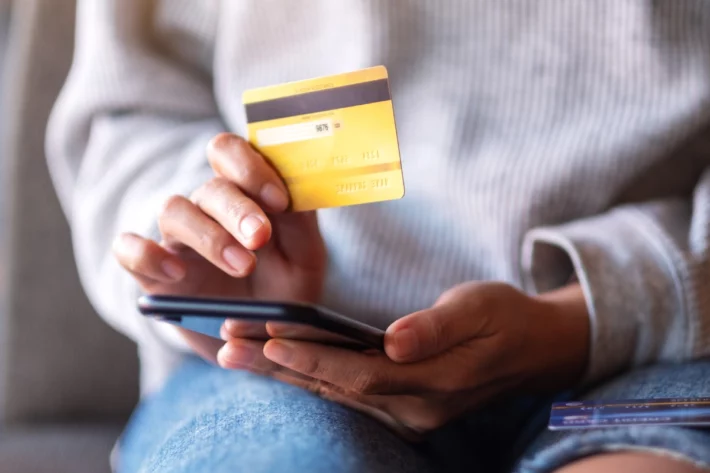 O governo estabelece um per&iacute;odo para que o benefici&aacute;rio regularize o problema. (Foto: Adobe Stock)