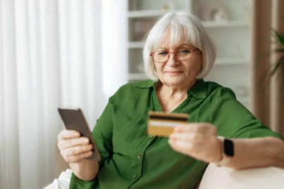 Idosos conseguem renegociar dívidas de cartão de crédito, mas como isso deve ser feito?