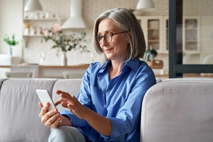 Para facilitar o acesso a servi&ccedil;os previdenci&aacute;rios, o governo criou a plataforma Meu INSS. (Foto: Adobe Stock)