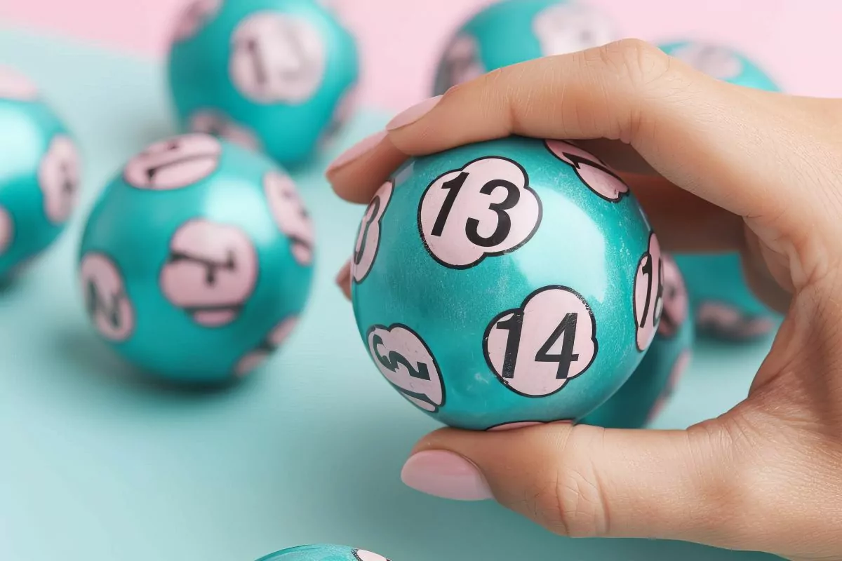 Resultado da Lotofácil 3639: 15 NÚMEROS SORTEADOS AGORA! Vejas as dezenas da sorte de hoje (18)