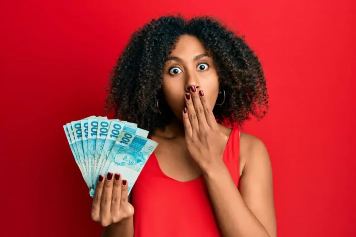 A jogada m&iacute;nima da loteria custa R$ 6,00. (Foto: Adobe Stock)