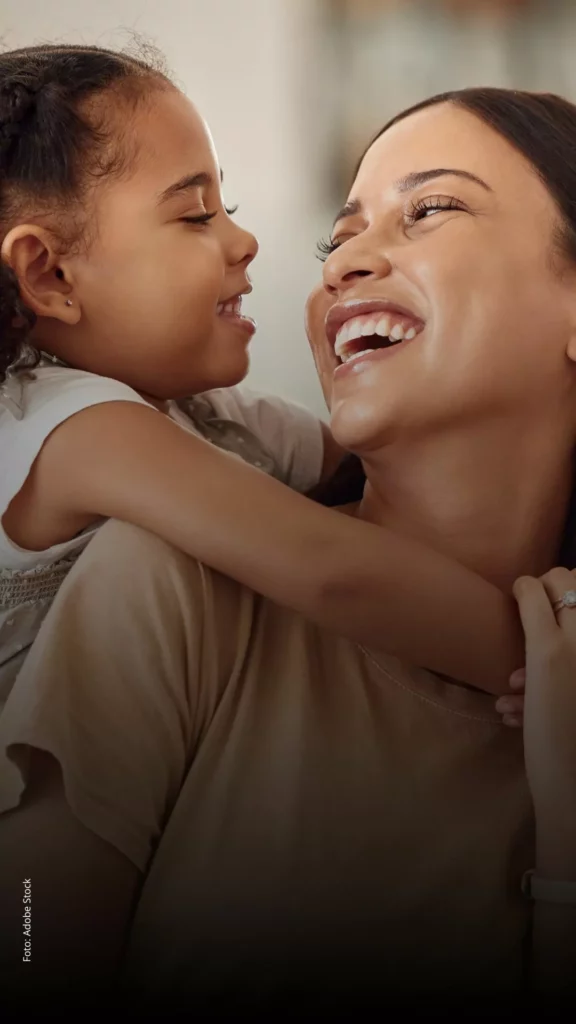 Imagem principal sobre o Salário-maternidade: veja a duração do benefício em casos de adoção