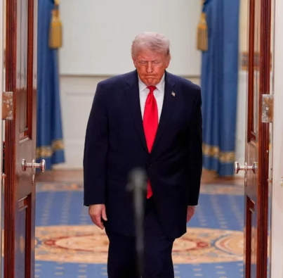 Petróleo desaba quase 20% com cessar-fogo de última hora e reabertura de Ormuz; ações da Petrobras tombam