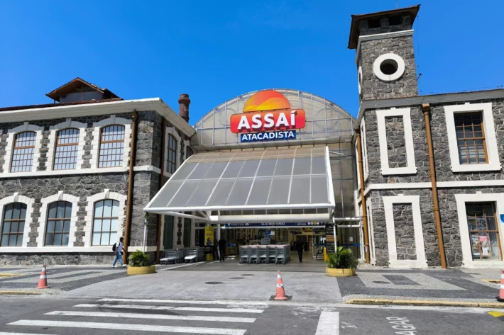 JPMorgan eleva recomenda&ccedil;&atilde;o do Assa&iacute; (ASAI3) antes do balan&ccedil;o do 1T26, enquanto mercado ainda projeta queda no lucro. Veja expectativas e an&aacute;lise do Citi. (Imagem: Adobe Stock) 