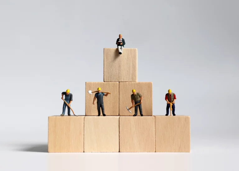 Realidade socioecon&ocirc;mica do pa&iacute;s exp&otilde;e desafios no emprego e os impactos das pol&iacute;ticas de transfer&ecirc;ncia de renda na economia. (Imagem: Hyejin Kang/Adobe Stock)