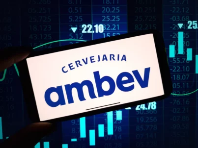 BofA diz que Ambev (ABEV3) deve ter 1TRI26 fraco, com pressão de custos e queda de volumes