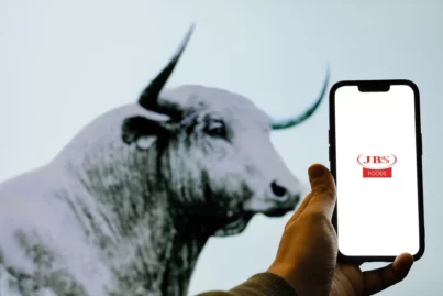 JBS (JBSS3) amplia oferta de recompra de dívida para US$ 1,2 bilhão através de subsidiária