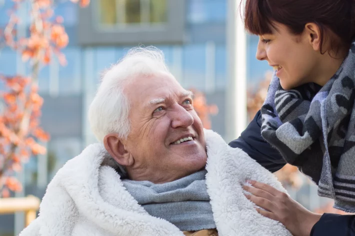 A autocuratela ganha espa&ccedil;o no Brasil ao tratar um ponto cego do planejamento patrimonial: quem decide em caso de incapacidade. Entenda riscos, conflitos e o que mudou com as novas regras do CNJ. (Imagem: Adobe Stock) 