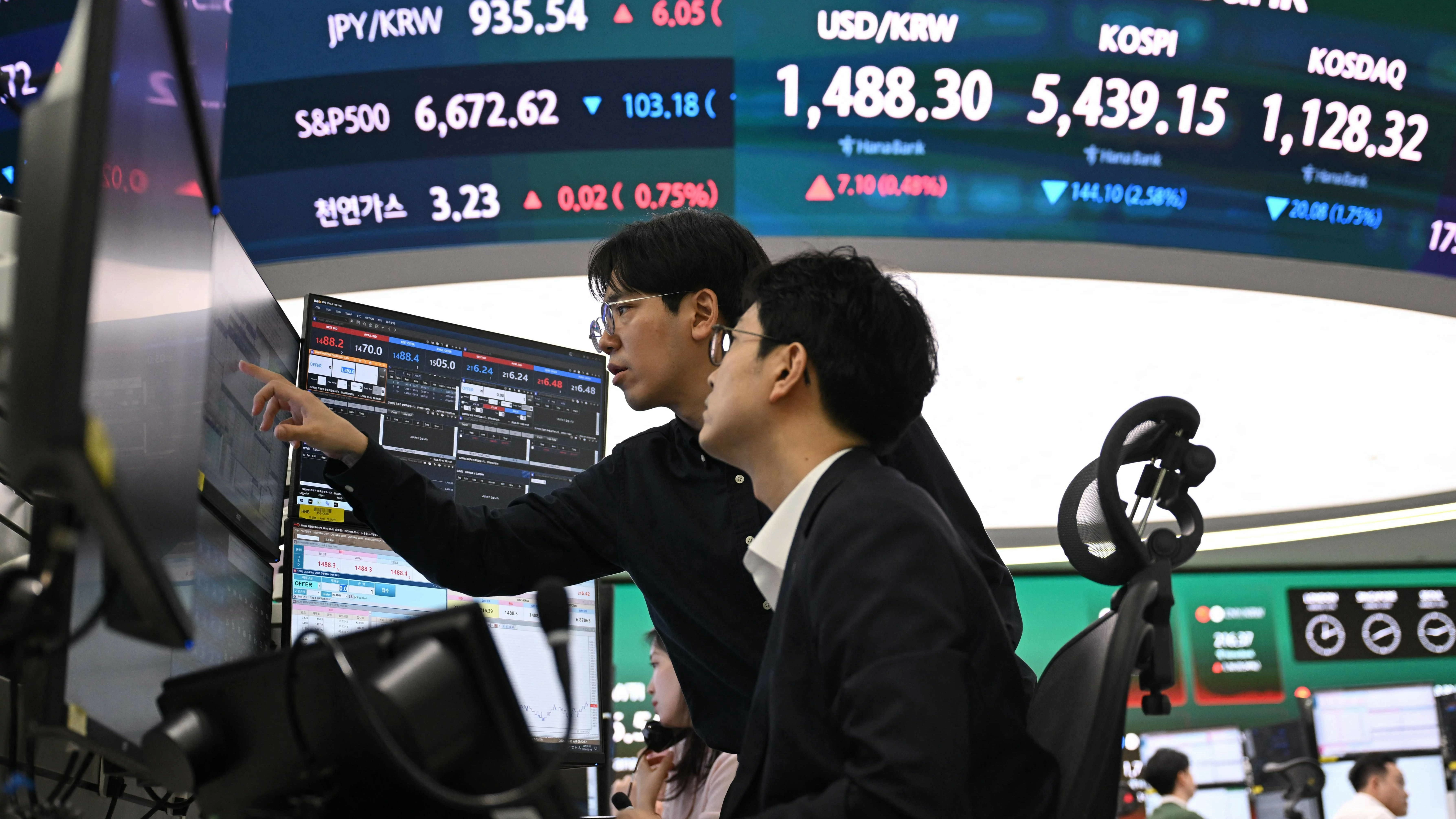 Bolsas da Ásia fecham sem direção única em meio a impasse entre EUA e Irã