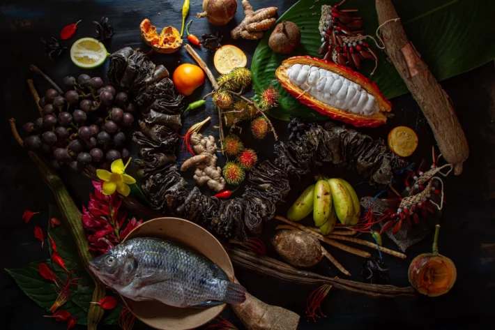 Neg&oacute;cios sustent&aacute;veis na Amaz&ocirc;nia ainda s&atilde;o percebidos como de alto risco: cadeias produtivas fragmentadas, baixa previsibilidade, dist&acirc;ncia dos centros consumidores, desafios regulat&oacute;rios, sazonalidade e pouca padroniza&ccedil;&atilde;o de m&eacute;tricas, o que provoca o afastamento do capital tradicional. (Imagem: Francisco em Adobe Stock)