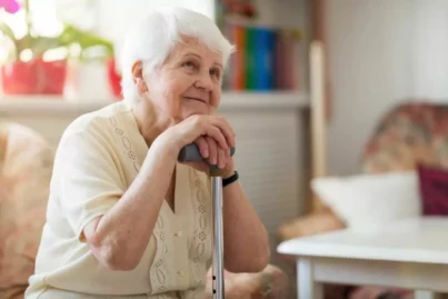 Idosos com 80 anos devem ser priorizados nos atendimentos de bancos? Entenda