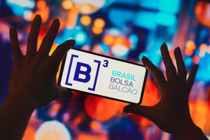 Ibovespa inicia a semana sob cautela, com investidores atentos ao Boletim Focus, balan&ccedil;os corporativos e indicadores industriais no Brasil e no exterior. (Imagem: Adobe Stock)