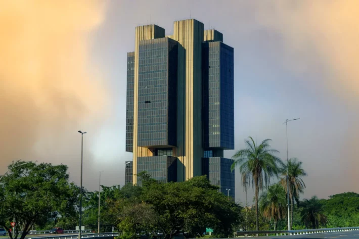 Banco Central interv&eacute;m em corretora de c&acirc;mbio ap&oacute;s identificar problemas financeiros e irregularidades na condu&ccedil;&atilde;o das atividades. (Foto: Adobe Stock)