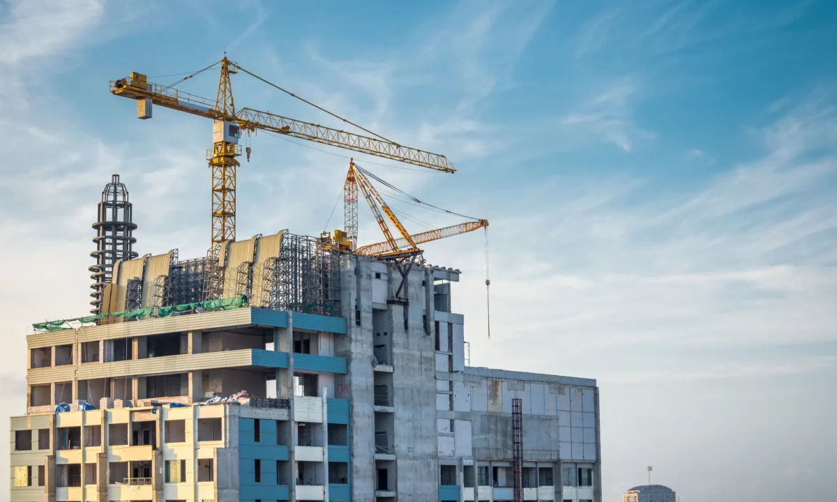 Santander: setor de construção deve ter resultados mistos no 1T26