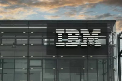IBM (IBMB34) supera em lucro e receita, mas ações caem após empresa manter projeções