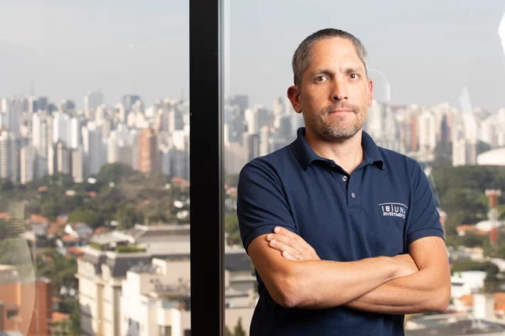Eduardo Alhadeff, s&oacute;cio e CIO de Cr&eacute;dito da Ibi&uacute;na Investimentos: mercado aprendeu li&ccedil;&otilde;es desde o caso Americanas (Foto: Ibi&uacute;na/Divulga&ccedil;&atilde;o)