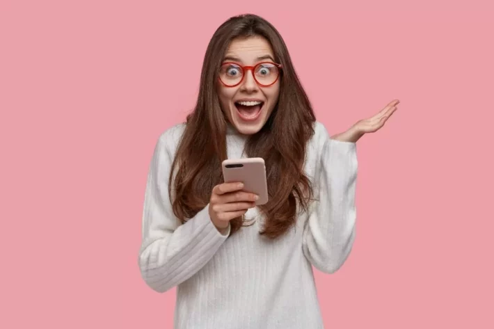 O evento foi acompanhado pelos apostadores por meio de uma transmiss&atilde;o ao vivo. (Foto: Adobe Stock)