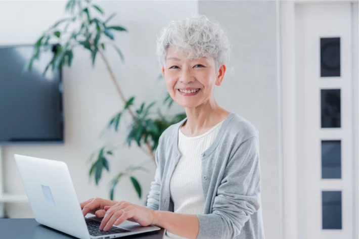 Os valores depositados podem ser movimentados pelo aplicativo Caixa Tem. (Foto: Adobe Stock)