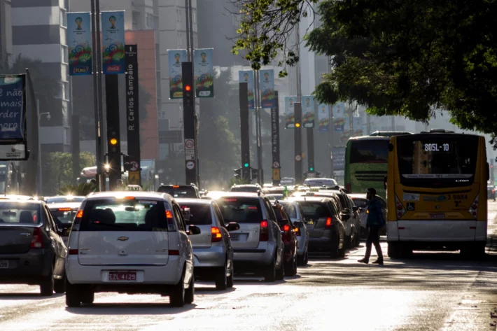 A ideia &eacute; aumentar o peso das san&ccedil;&otilde;es conforme a gravidade. (Foto: Adobe Stock)