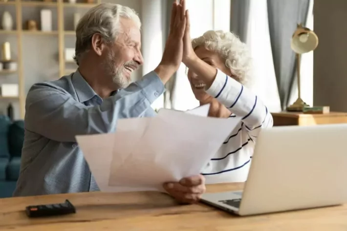 A prova de vida pode ser feita pelo aplicativo do governo. (Foto: Adobe Stock)