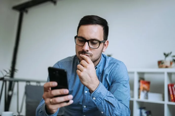 Al&eacute;m dos pr&ecirc;mios, a Mega-Sena repassa parte do valor arrecadado a programas sociais. (Foto: Adobe Stock)