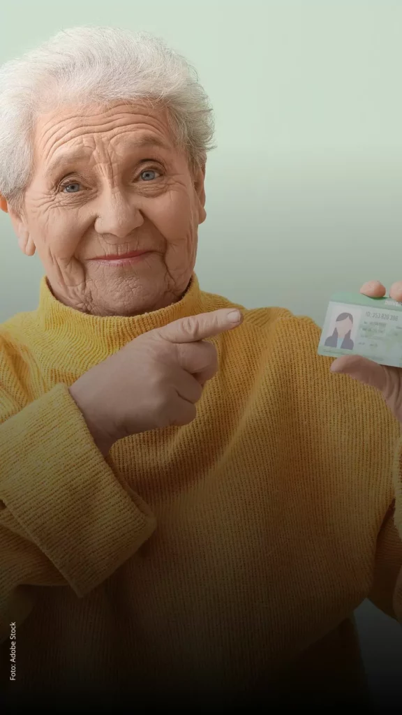 Imagem principal sobre o Carteira do Idoso: 2 benefícios que pessoas com 60 anos ou mais conseguem com o documento