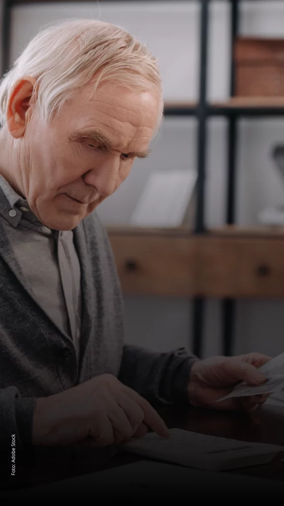 Imagem principal sobre o 13º salário antecipado do INSS: idosos que recebem BPC têm direito ao dinheiro?