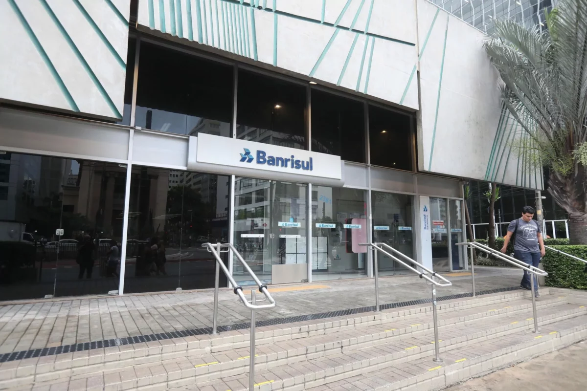 Banrisul (BRSR3; BRSR6) cai na Bolsa após rebaixamento do UBS BB, BTG e JPMorgan