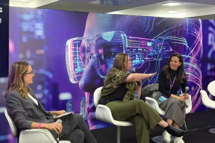 Lideran&ccedil;a feminina na era da IA exige resili&ecirc;ncia, networking e adapta&ccedil;&atilde;o, dizem executivas (Foto: Igor Markevich)