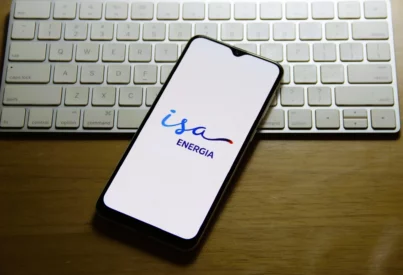 Isa Energia (ISAE4) registra alta anual de 6% com lucro líquido de R$ 357,7 milhões no 1T26