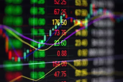 Ações recomendadas para maio reposicionam apostas na Bolsa; veja as escolhas de bancos e corretoras