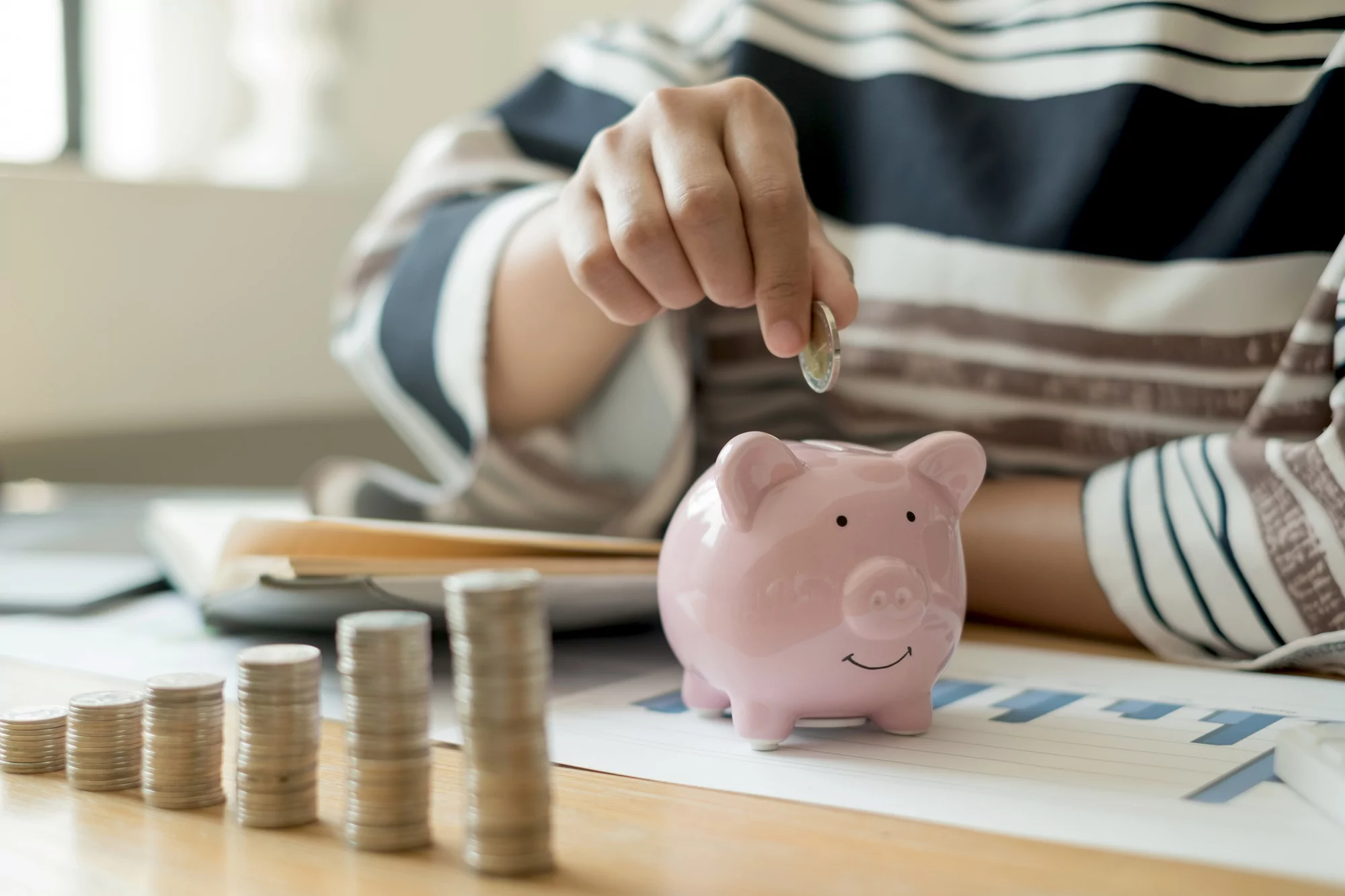 A marcação a mercado virou um divisor de águas para o investidor brasileiro. Entenda por que fundos de renda fixa e crédito privado sofrem resgates mesmo sem calotes relevantes. (Imagem: Adobe Stock) 