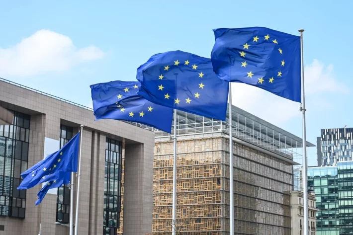 Bolsas europeias recuperam f&ocirc;lego e fecham em alta diante do arrefecimento nos pre&ccedil;os do petr&oacute;leo e crescimento do apetite ao risco. (Imagem: Adobe Stock)