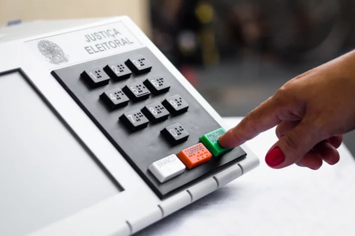 &Eacute; poss&iacute;vel justificar a aus&ecirc;ncia eleitoral at&eacute; 60 dias ap&oacute;s o pleito. (Foto: Adobe Stock)