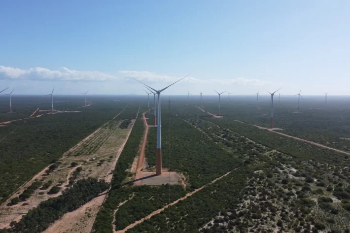 Aeris Energy (AERI3) reporta queda de 49,8% na receita operacional l&iacute;quida no primeiro trimestre de 2026, refletindo a aus&ecirc;ncia de novos contratos e o ambiente dom&eacute;stico cauteloso. (Imagem: Adobe Stock)