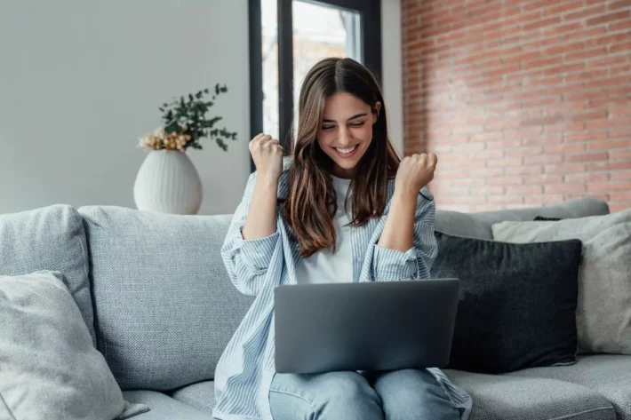 Os ganhadores t&ecirc;m at&eacute; 90 dias para resgatarem seus pr&ecirc;mios em uma ag&ecirc;ncia da Caixa. Imagem: Adobe Stock.