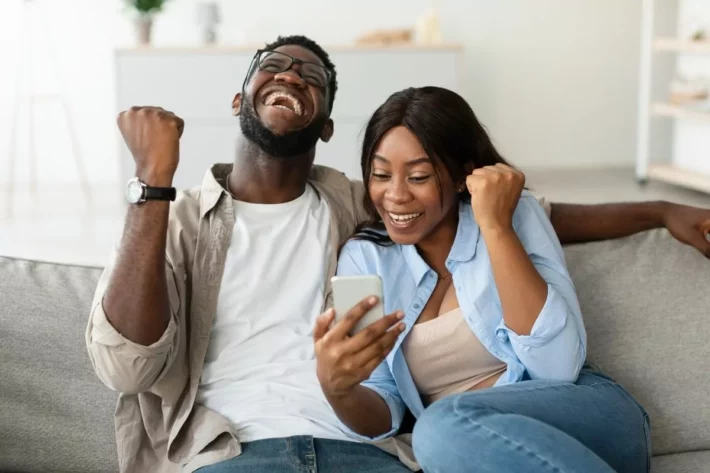 O sorteio acontece &agrave;s 20h e &eacute; transmitido ao vivo pelo canal da Caixa no YouTube. (Foto: Adobe Stock)