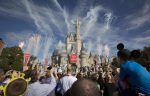Fogos de artifício no castelo da Cinderela no Walt Disney World, na Flórida (Foto: Scott Audette//Reuters)