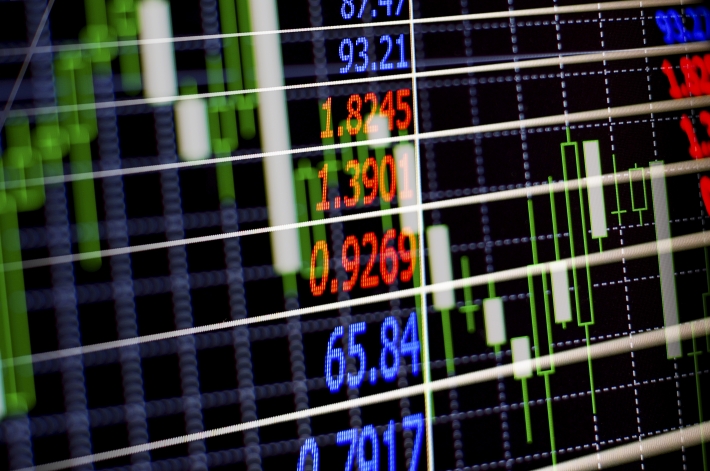 Mercado Intraday: Investidores cautelosos, mas atentos a balanços