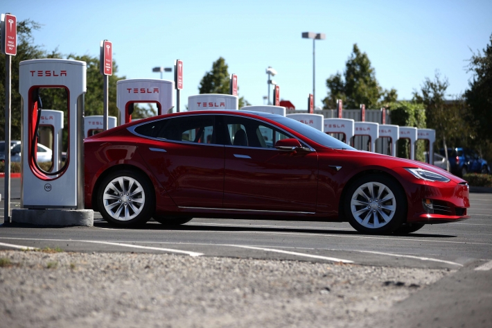 A nova revelação da Tesla não é carro nem caminhonete: é a tecnologia de bateria
