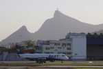 Avião da Azul no Aeroporto Santos Dumont, Rio de Janeiro